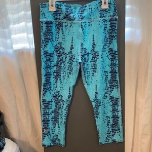 Under armour compression cropped leggings